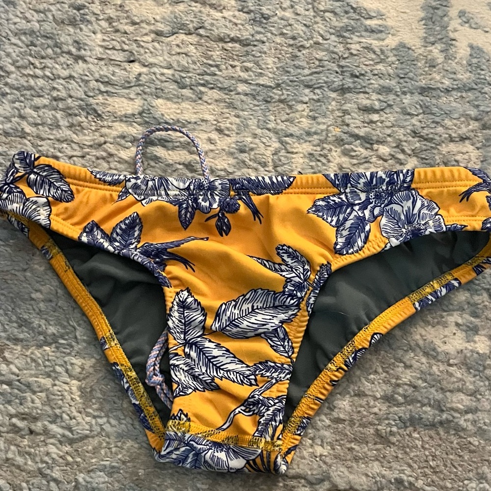 Jolyn patterned bottoms